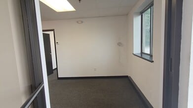 21 Olympia Ave, Woburn, MA à louer - Vidéo sur l’annonce professionnelle 