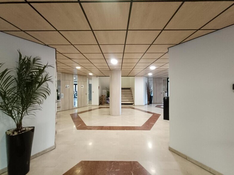 17 Avenue Didier Daurat, Blagnac à louer - Hall d’entrée – Image 2 sur 28
