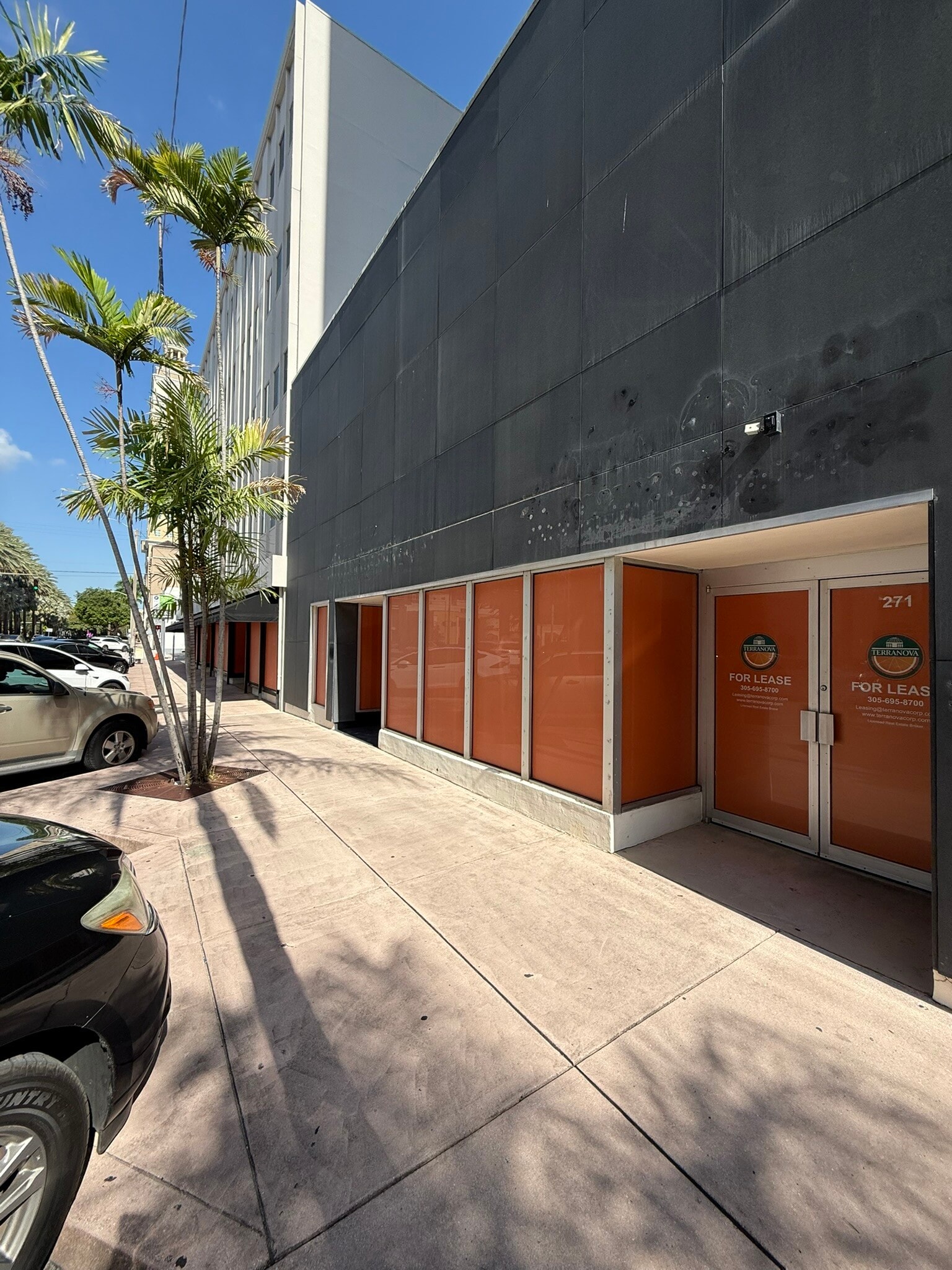 273 Alhambra Cir, Coral Gables, FL à louer Autre– Image 1 sur 3