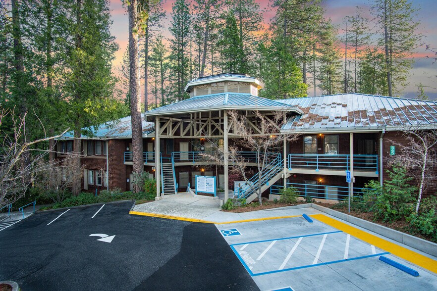 565 Brunswick Rd, Grass Valley, CA à vendre - Photo de l’immeuble – Image 1 sur 27