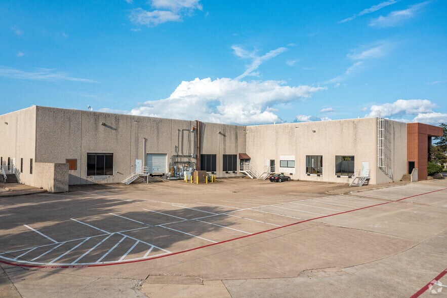 3800 Sandshell Dr, Fort Worth, TX à louer - Photo de l’immeuble – Image 2 sur 10