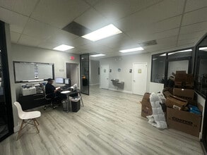 4101 SW 47th Ave, Davie, FL à louer Photo intérieure– Image 2 sur 4