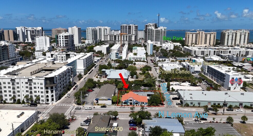 423 N Lemon Ave, Sarasota, FL à vendre - Photo de l’immeuble – Image 2 sur 26