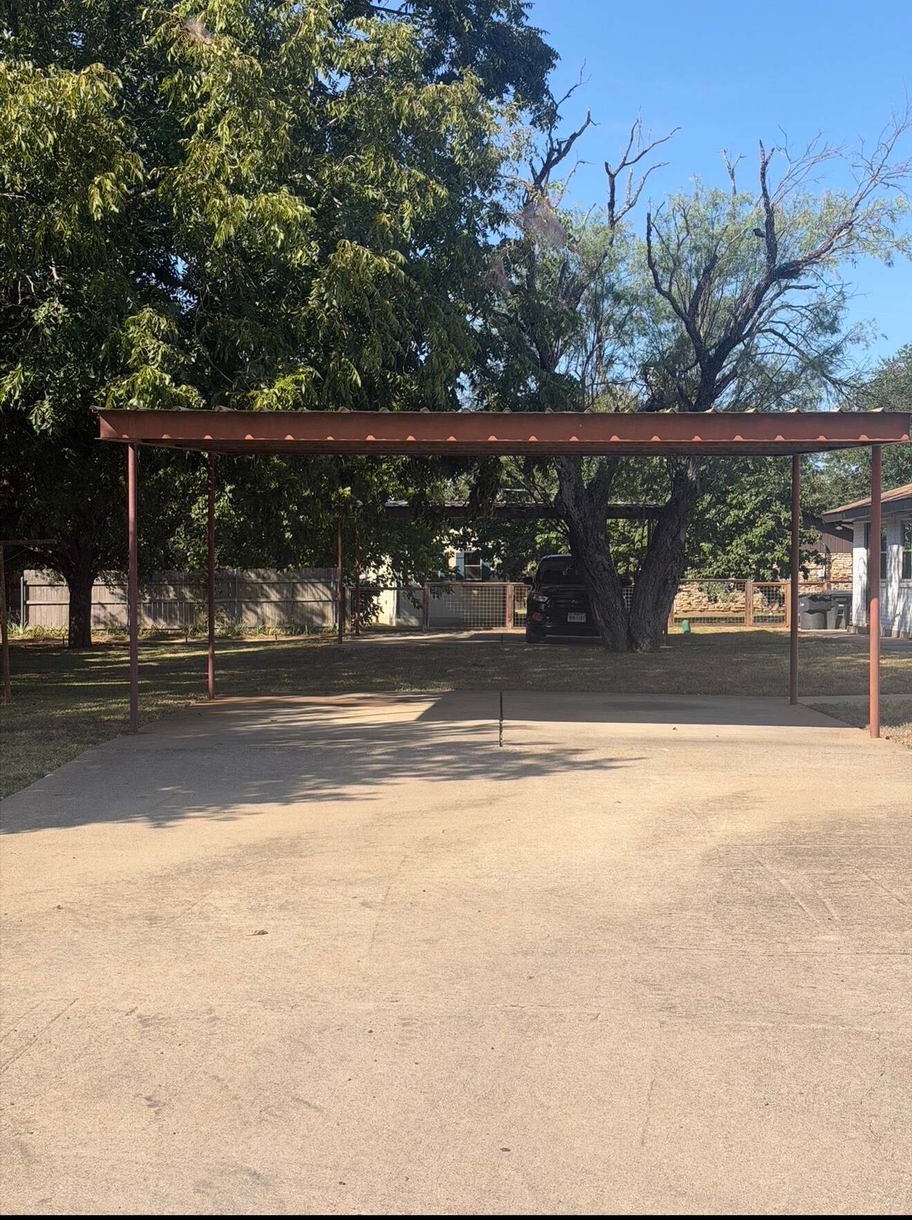 1405 N Crockett St, Fredericksburg, TX à vendre Photo principale– Image 1 sur 29