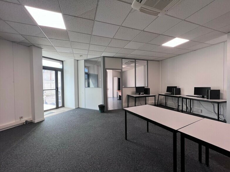 Bureau dans CANNES-LA-BOCCA à louer - Photo de l’immeuble – Image 2 sur 7