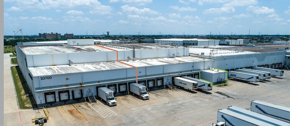 10700 Telge Rd, Houston, TX à louer - Photo de l’immeuble – Image 3 sur 5
