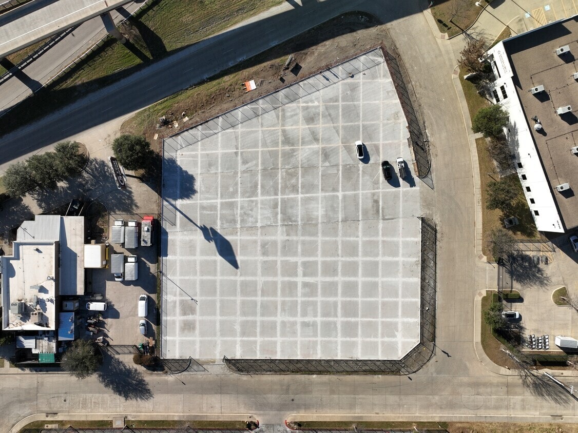 10341 N Stemmons Freeway, Dallas, TX à vendre Aérien– Image 1 sur 4