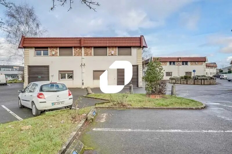 Local d’activités dans Massy à louer - Photo de l’immeuble – Image 2 sur 14