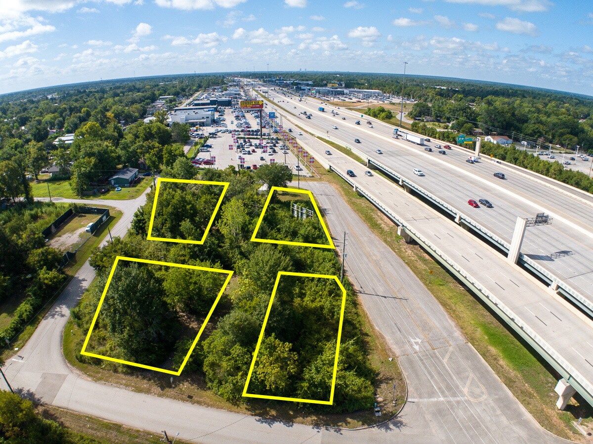 1 Elm Street, Conroe, TX à vendre Photo principale– Image 1 sur 36