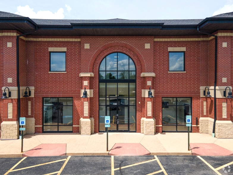 4015 Plainfield-Naperville Rd, Naperville, IL à louer - Photo de l’immeuble – Image 2 sur 9