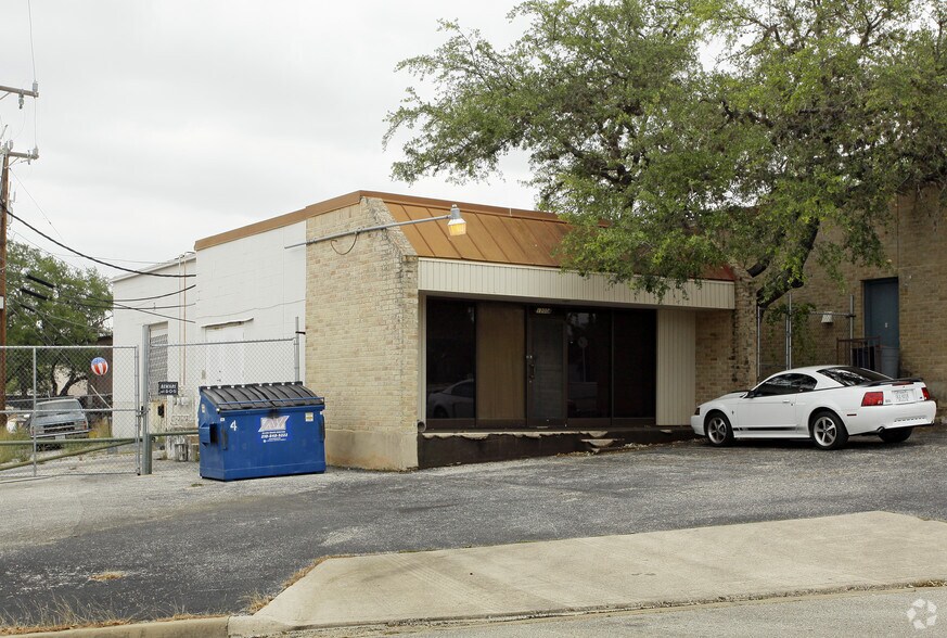 11901 Warfield St, San Antonio, TX à louer - Photo principale – Image 3 sur 3