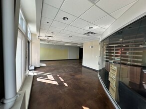 2328 Ellwood Dr SW, Edmonton, AB à louer Photo intérieure– Image 2 sur 7