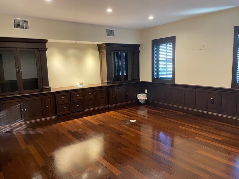 133 Sevilla Ave, Coral Gables, FL à louer - Photo de l’immeuble – Image 2 sur 36