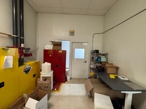 1230 Bordeaux Dr, Sunnyvale, CA à louer Photo intérieure– Image 2 sur 14