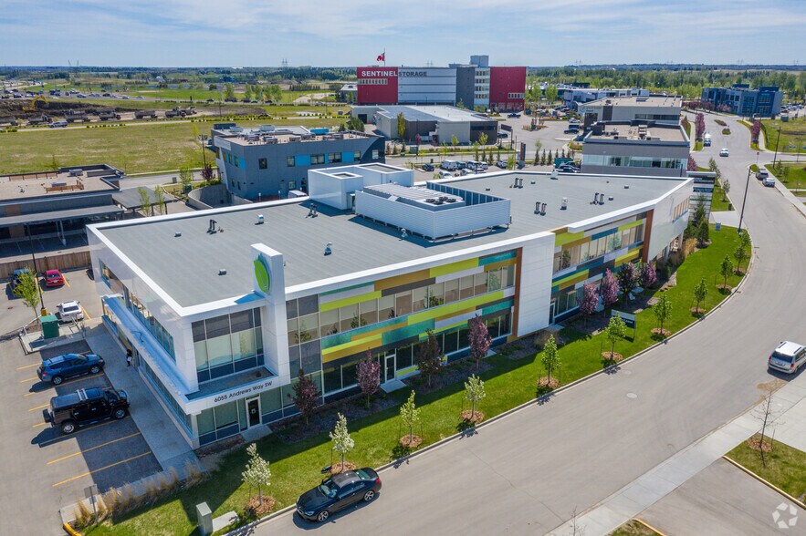 6055 Andrews Way SW, Edmonton, AB à louer - Photo de l’immeuble – Image 3 sur 4