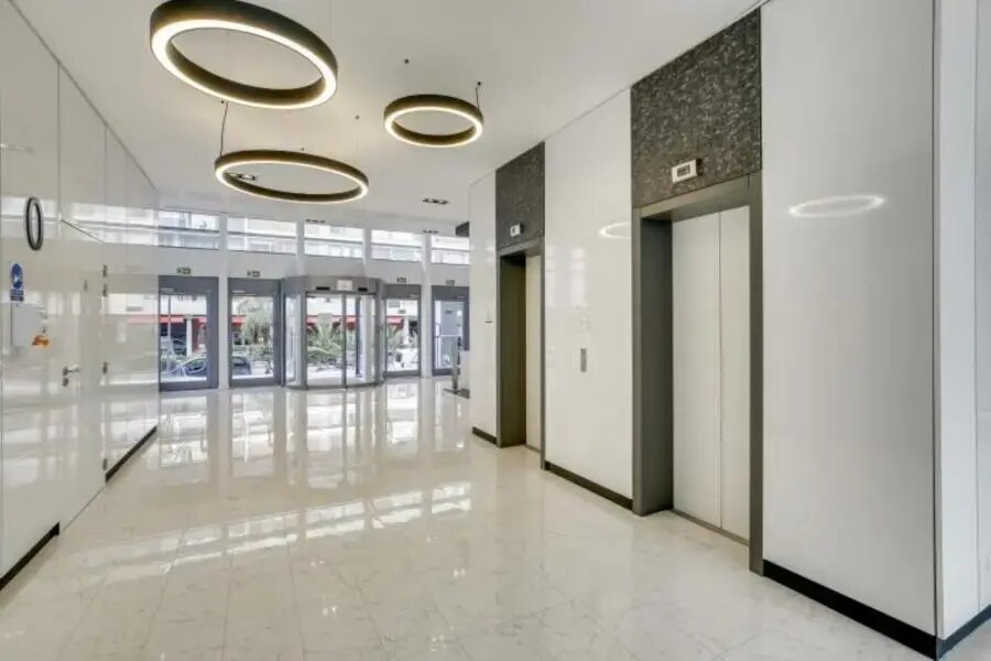 Rue De Sèvres, Boulogne-Billancourt à louer Hall d’entrée– Image 1 sur 2