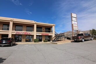 255 Shadow Mountain Dr, El Paso, TX à louer Photo de l’immeuble– Image 1 sur 3