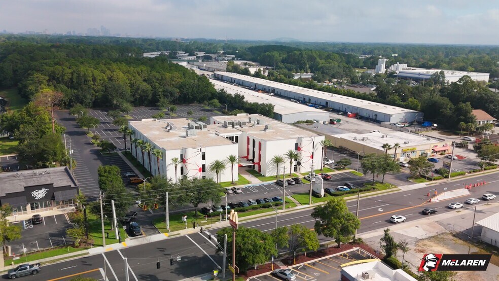 3733 University Blvd W, Jacksonville, FL à louer - Vidéo sur l’annonce professionnelle – Image 2 sur 31