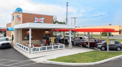 1321 W Jefferson St, Quincy, FL à vendre Photo de l’immeuble– Image 1 sur 5