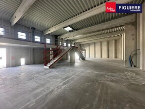 Local d'activités dans Les Pennes-Mirabeau à vendre Photo intérieure– Image 2 sur 2