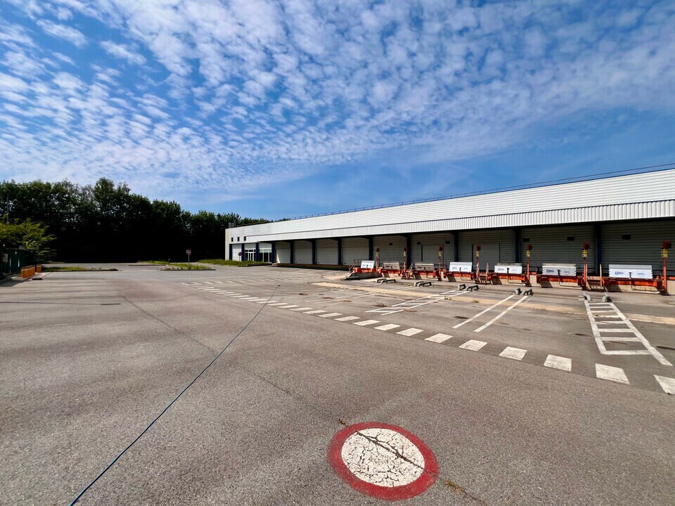 Industriel/Logistique dans Ferrières-en-Brie à louer Photo de l’immeuble– Image 1 sur 15