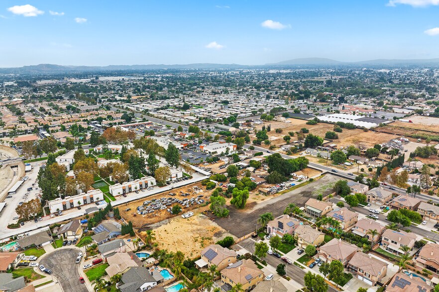 4625 Philadelphia St, Chino, CA à vendre - Aérien – Image 2 sur 6