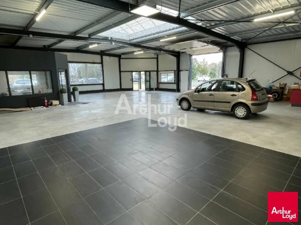 Local d’activités dans Mont-près-Chambord à louer Photo de l’immeuble– Image 1 sur 5