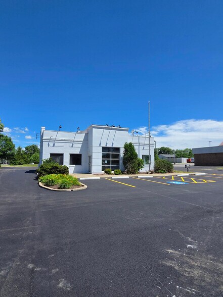 1245 Pearl Rd, Brunswick, OH à louer - Photo de l’immeuble – Image 1 sur 8