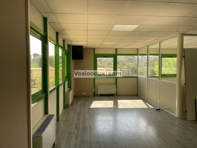 Bureau dans Vallauris à louer - Photo de l’immeuble – Image 2 sur 5