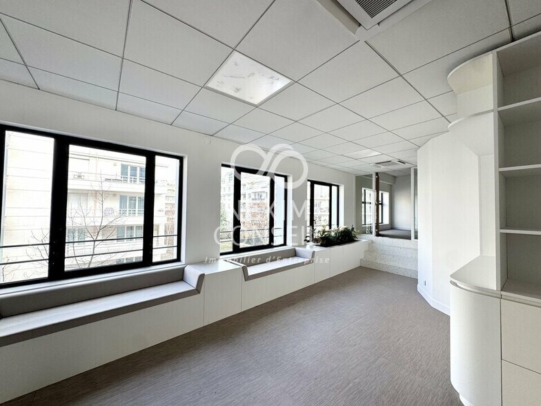 Bureau dans Courbevoie à louer - Photo de l’immeuble – Image 2 sur 12