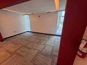 323 Sunny Isles Blvd, Sunny Isles Beach, FL à louer Photo de l’immeuble– Image 1 sur 5