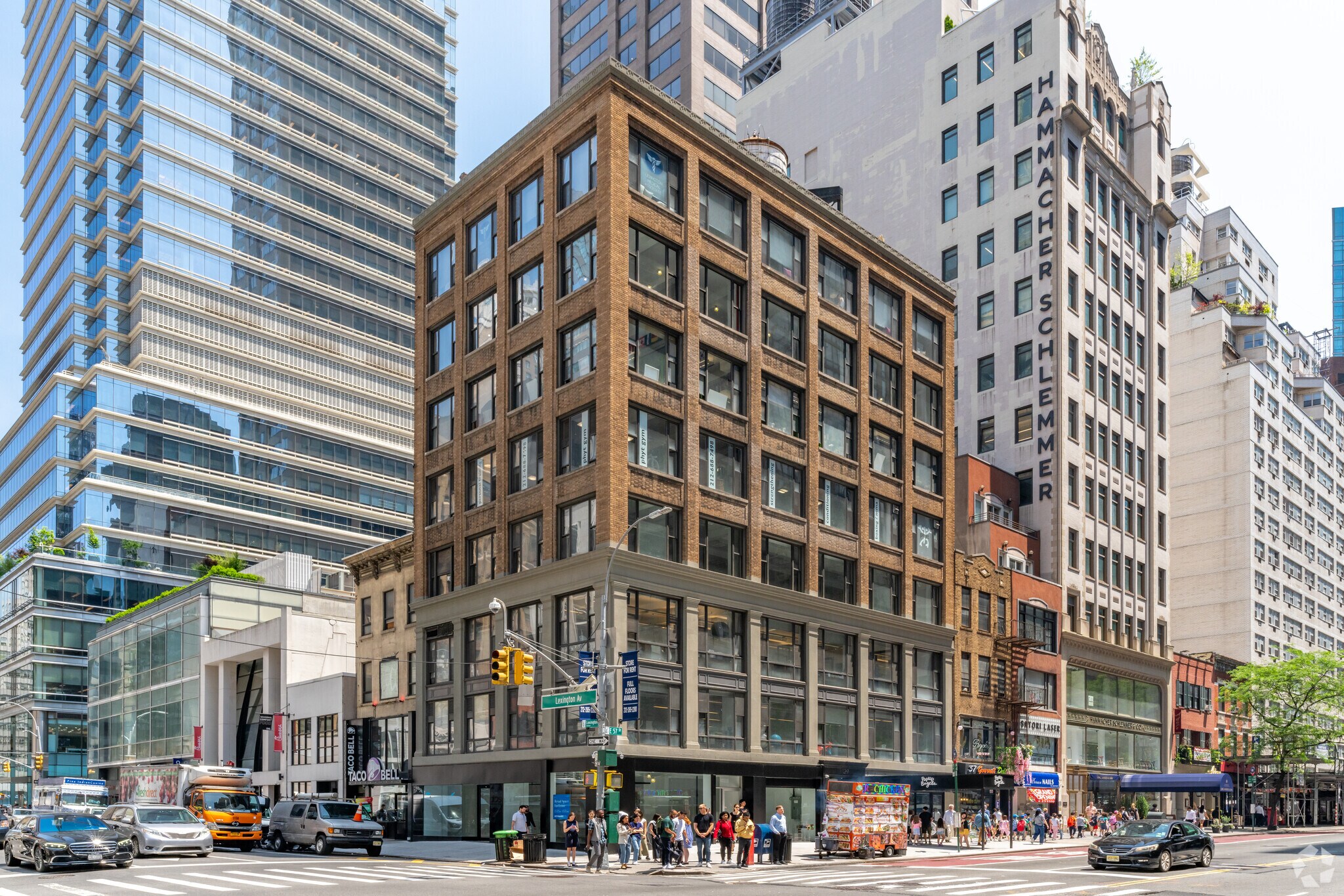 139 E 57th St, New York, NY à louer Photo de l’immeuble– Image 1 sur 14