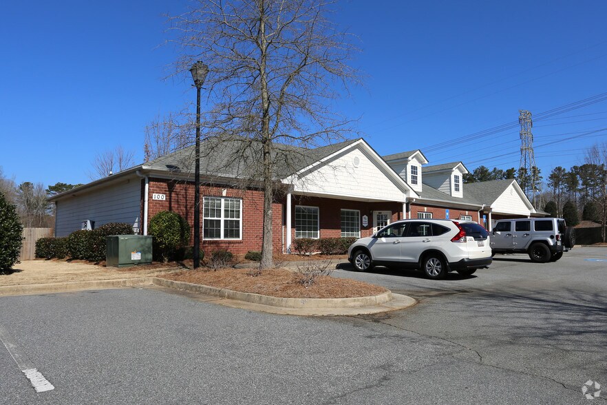 5655 Lake Acworth Dr NW, Acworth, GA à louer - Photo de l’immeuble – Image 2 sur 26