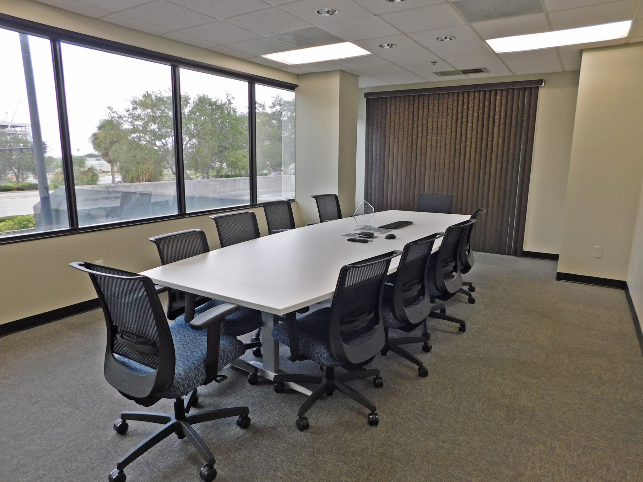 775 E Merritt Island Causway, Merritt Island, FL à louer Photo intérieure– Image 1 sur 7