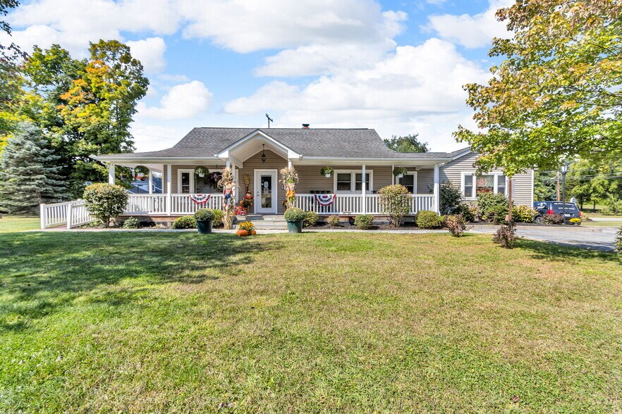 1103 Route 82, East Fishkill, NY à vendre - Photo de l’immeuble – Image 1 sur 28