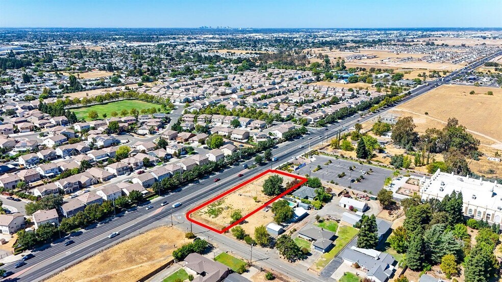 8901 Leland Ave, Sacramento, CA à vendre - Photo de l’immeuble – Image 2 sur 8