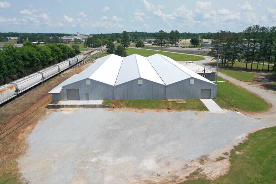 1313 Frazier St, Athens, AL à louer - Photo de l’immeuble – Image 2 sur 11