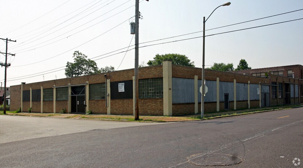 900 S Boyle Ave, Saint Louis, MO à louer - Photo de l’immeuble – Image 3 sur 12