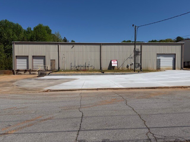 206 Industrial Ct, Carrollton, GA à louer - Photo de l’immeuble – Image 2 sur 16