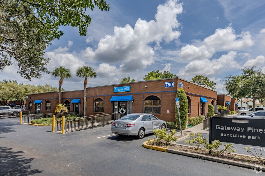 750 N 94th Ave, Saint Petersburg, FL à louer - Photo principale – Image 1 sur 8