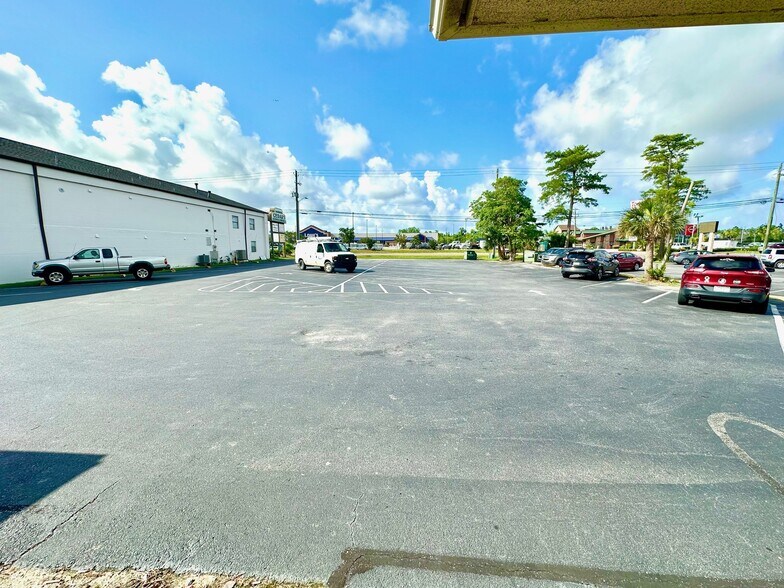 221 23rd St E, Panama City, FL à louer - Photo de l’immeuble – Image 2 sur 4