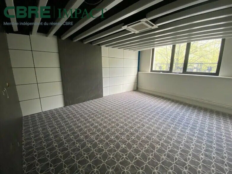 Bureau dans Reims à louer - Photo de l’immeuble – Image 2 sur 5