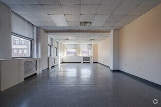 90-04 161st St, Jamaica, NY à louer Photo intérieure– Image 2 sur 5