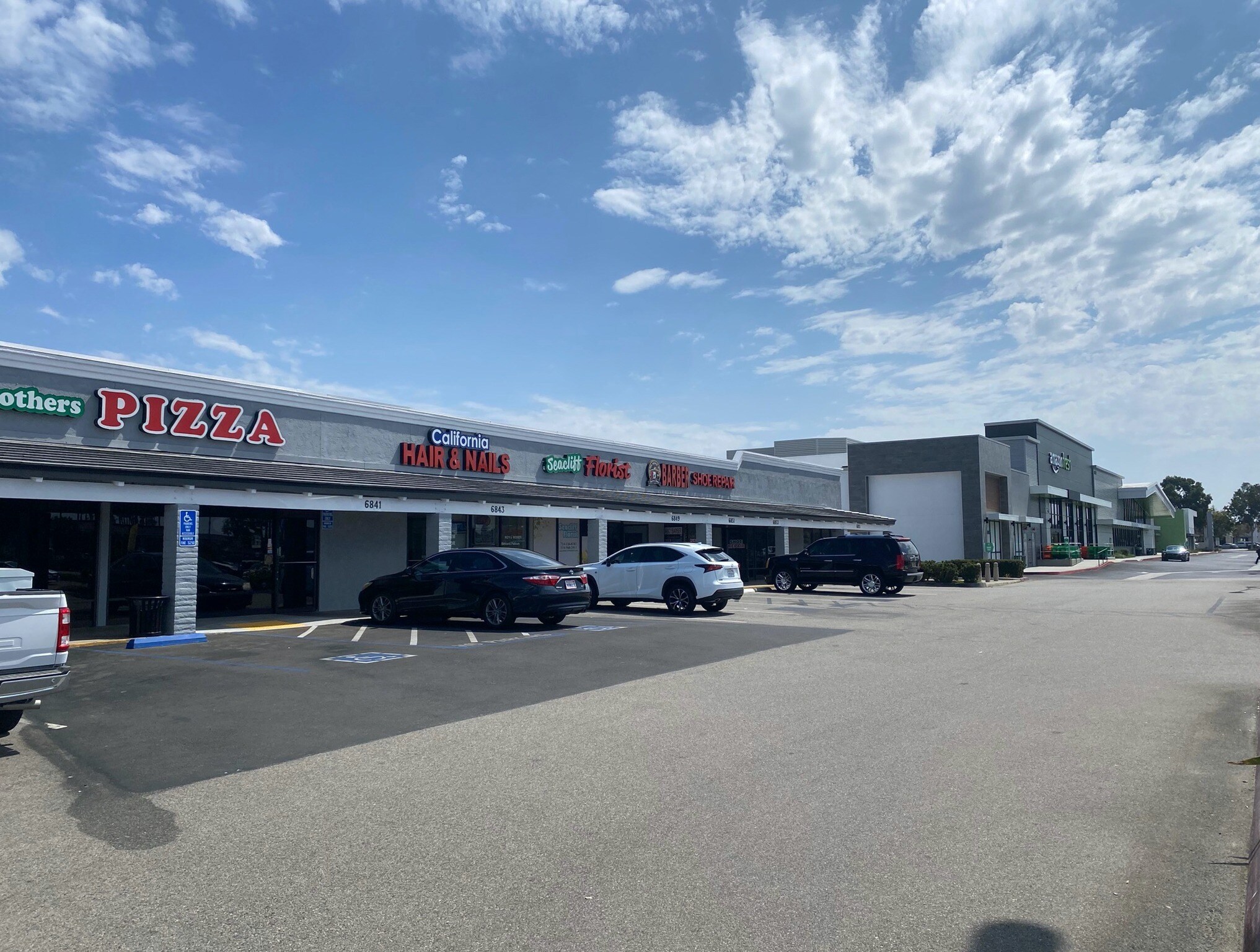 6811-6849 Warner Ave, Huntington Beach, CA à louer Photo principale– Image 1 sur 7