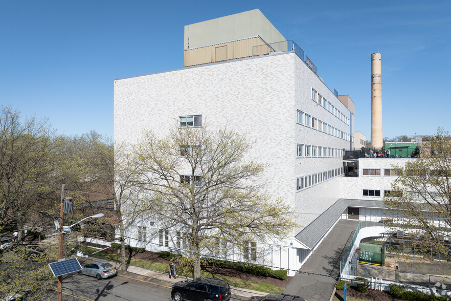 680 Broadway, Paterson, NJ à louer - Photo de l’immeuble – Image 3 sur 5