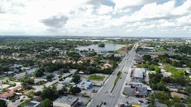 1400-1406 NW 119th St, Miami, FL à louer Photo de l’immeuble– Image 2 sur 8