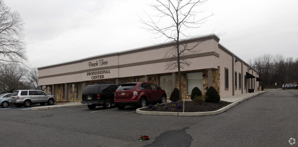 877 Kings Hwy, Woodbury, NJ à louer - Photo de l’immeuble – Image 1 sur 2