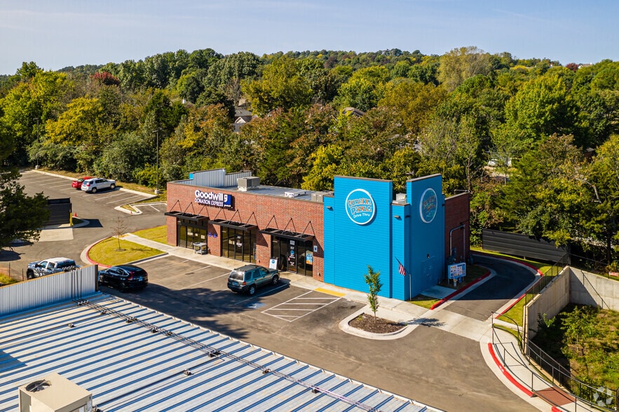 2607 E Mission Blvd, Fayetteville, AR à louer - Aérien – Image 1 sur 3