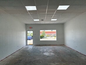 1823-1853 NW 38th Ave, Lauderhill, FL à louer Photo intérieure– Image 2 sur 5