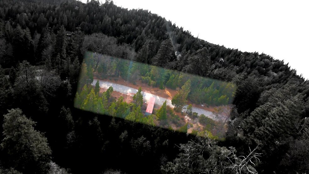 0 Whitefir Dr, Lake Arrowhead, CA à vendre - Vidéo sur l’annonce professionnelle – Image 2 sur 6